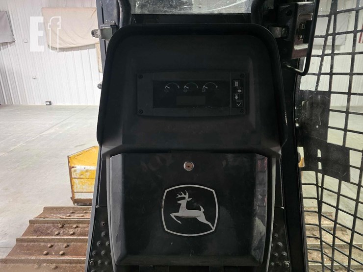 2022-deere-650k-lgp-image-16