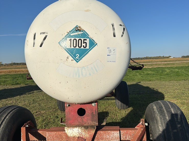 11-5-1450-gallon-nh3-tank,-16.5l---16.1-tires-image-2