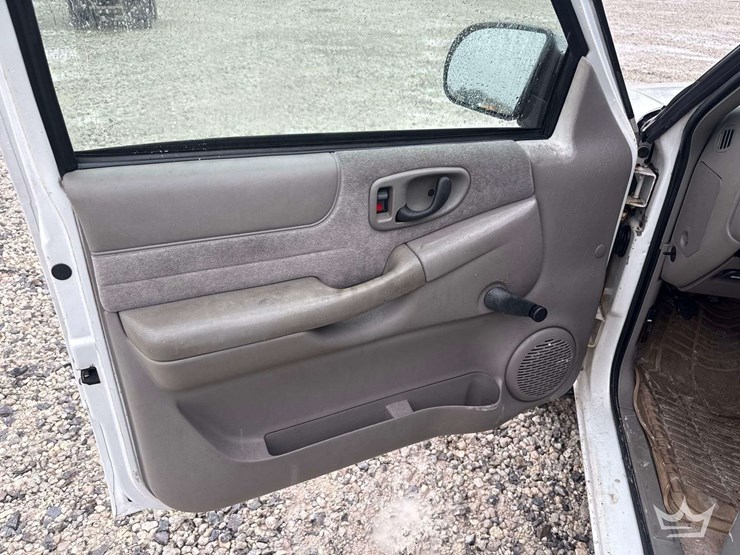 1999-chevrolet-blazer-image-10