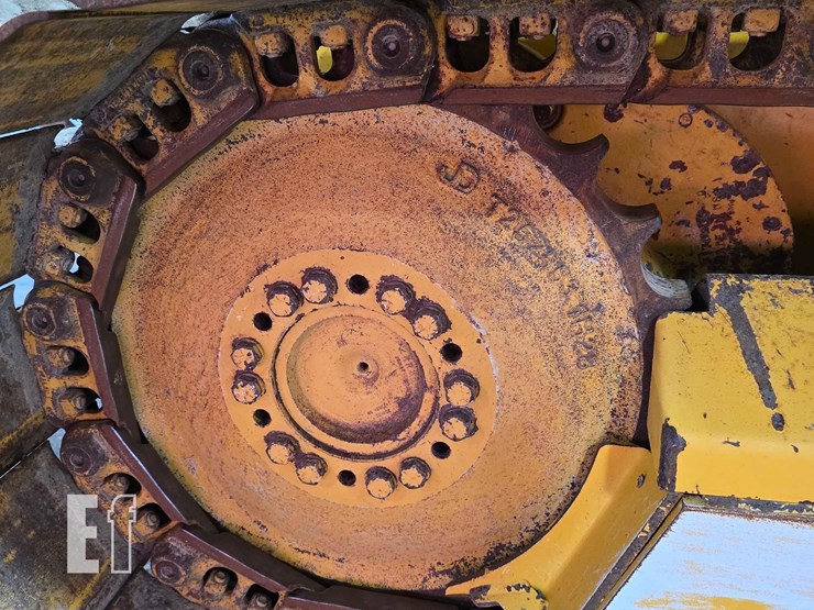 2022-deere-650k-lgp-image-33