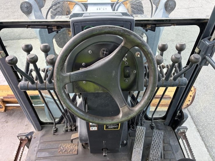 2005-deere-772d-image-32