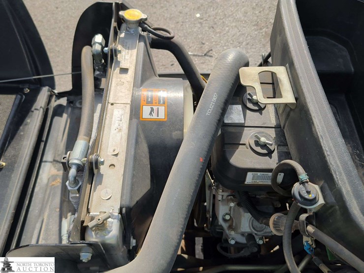 2015-john-deere-2500-image-25
