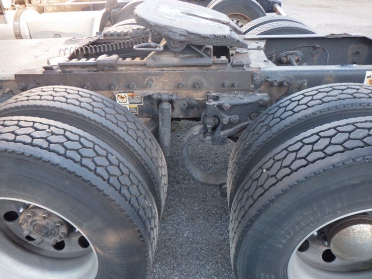 2015-peterbilt-579-image-15