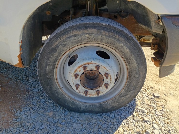 2003-ford-f550-image-101