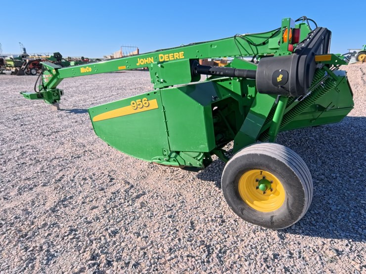2019-john-deere-956-image-3