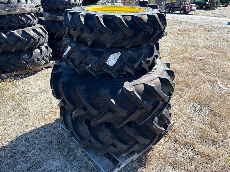 #1072-•-r1-ag-tires-with-rims-image-5