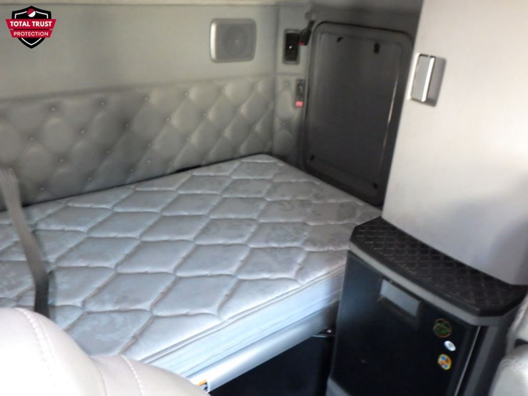 2021-kenworth-t680-image-5