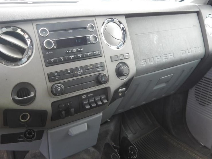 2011-ford-f550-image-26