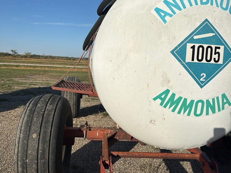 11-12-1450-gallon-nh3-tank,-16.5l---16.1-tires-image-9