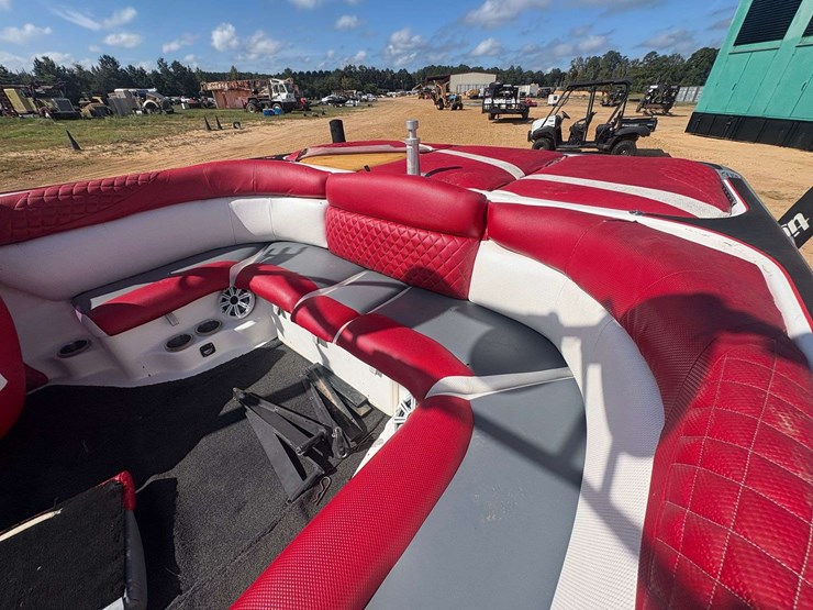 2000-tige-24v-ski-boat-w/-trailer-image-9