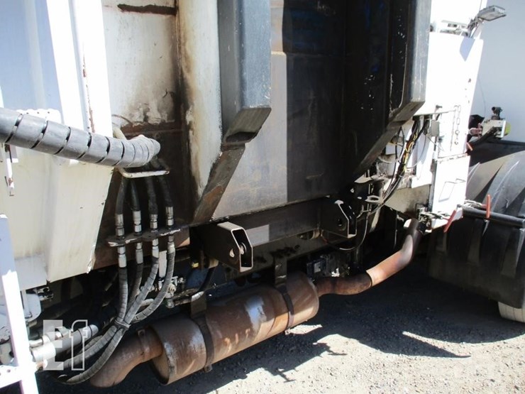 2005-freightliner-condor-image-17