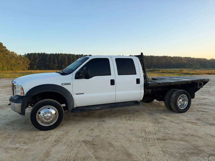 2007-ford-f550-image-1