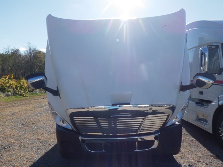 2017-freightliner-cascadia-125-image-24