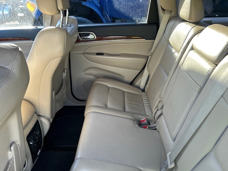 2012-jeep-grand-cherokee-image-40