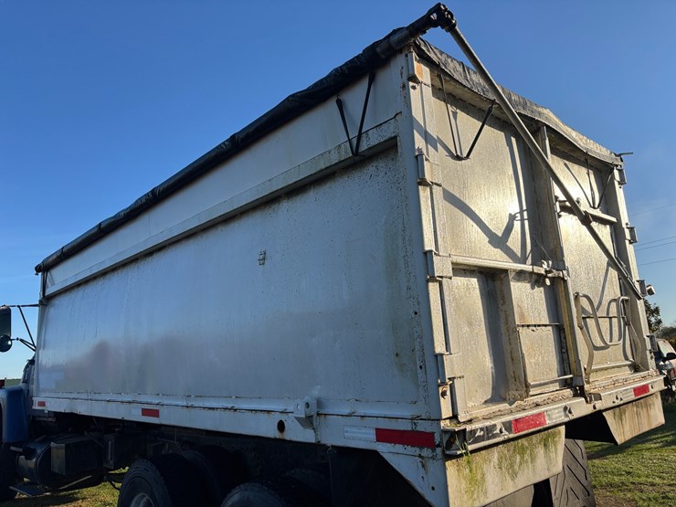 1982-ford-l9000-image-8