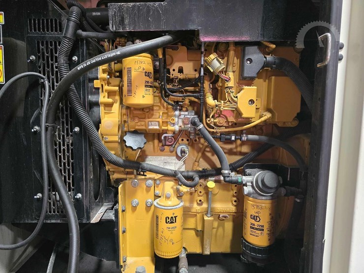 2013-caterpillar-xq60-6-image-12