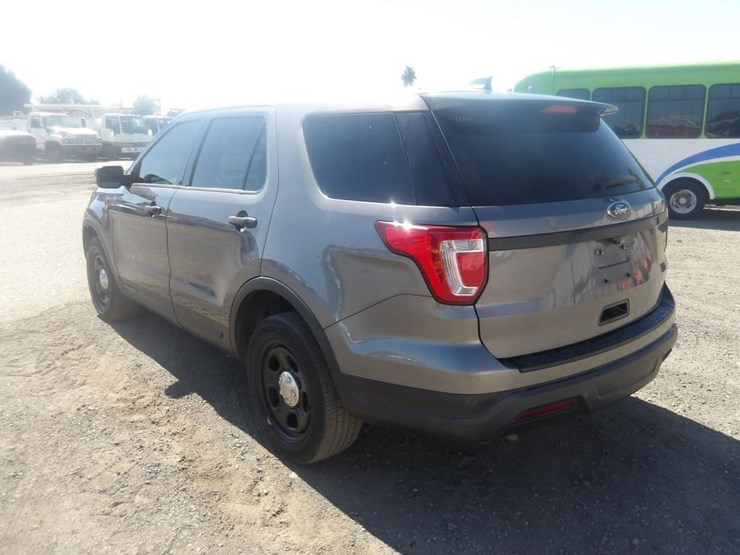 2018-ford-explorer-image-4