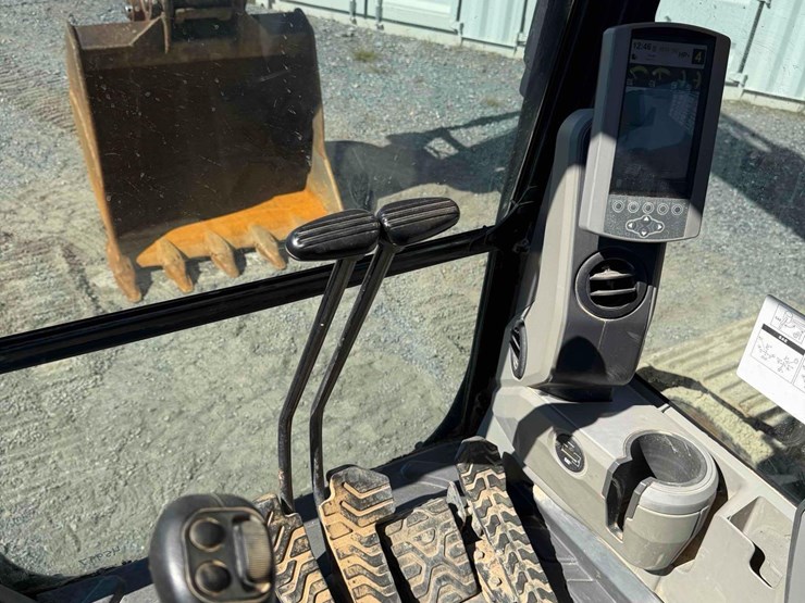 2019-caterpillar-325flcr-image-25