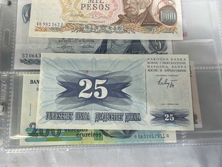 #40307-•-foreign-currency-bank-notes-image-84