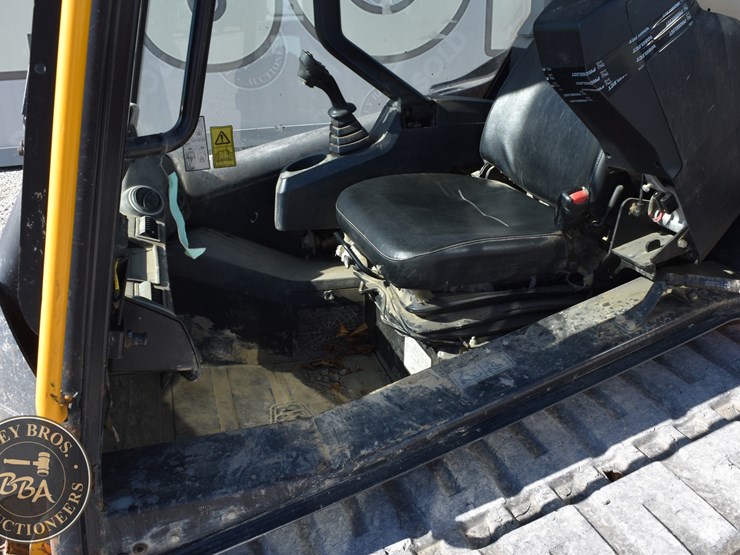 2021-jcb-270t-image-40