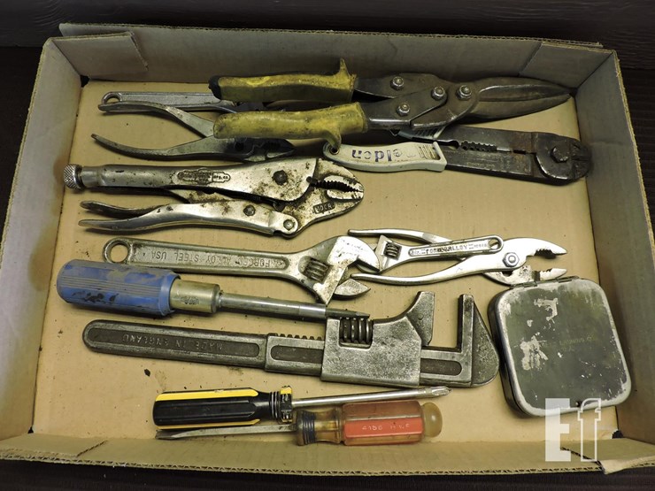 assorted-hand-tools-image-1