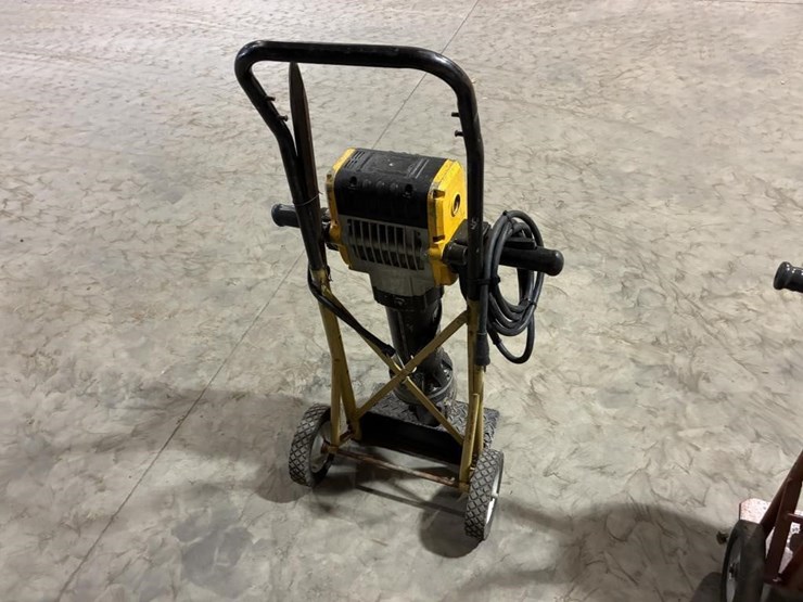 dewalt-electric-hammer-image-3