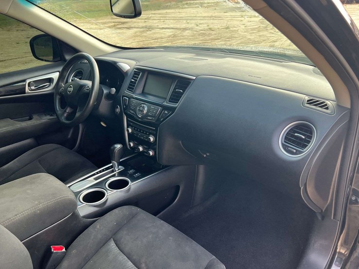 2016-nissan-pathfinder-image-18