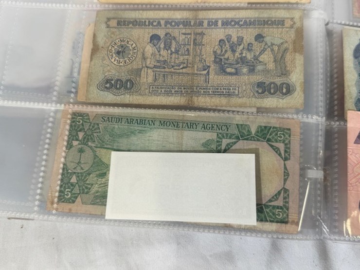 #40308-•-foreign-currency-bank-notes-image-145