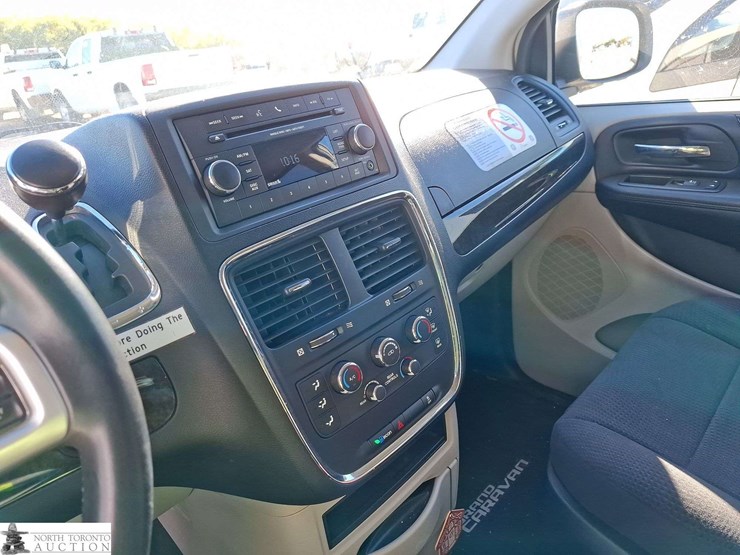 2012-dodge-grand-caravan-image-11
