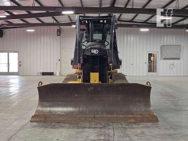 2022-caterpillar-d1-image-7