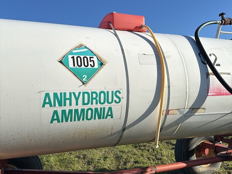 11-2.-1450-gallon-nh3-tank,-14l-16.1-tires-image-12
