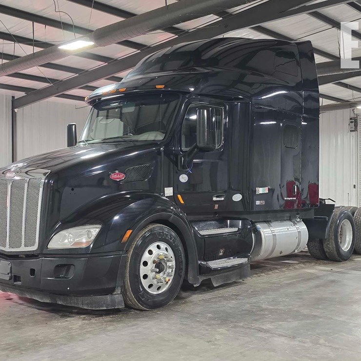 2021 PETERBILT 579