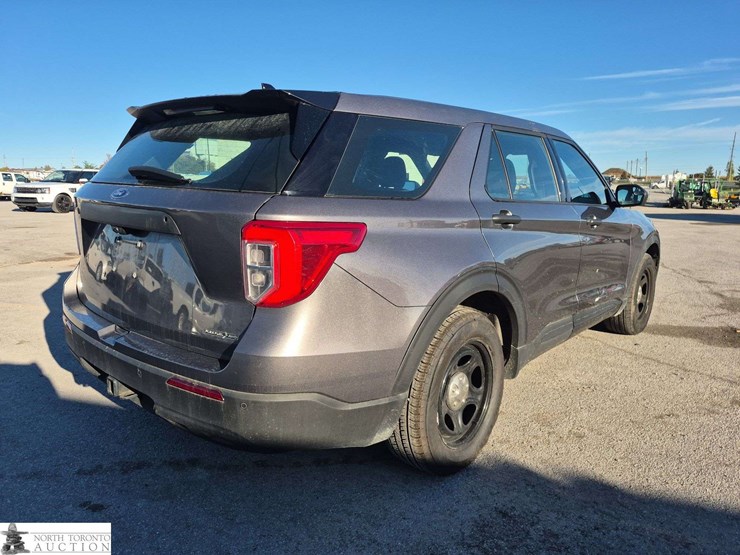 2020-ford-explorer-image-5