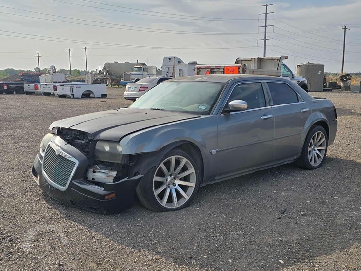2006-chrysler-300c-image-1