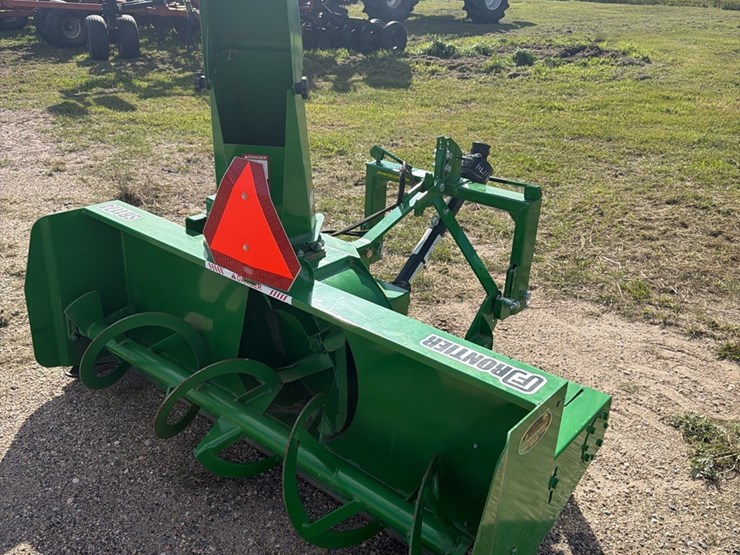 frontier-model-sb1174-like-absolutely-brand-new-3-point-snow-blower,-hydraulic-chute,-john-deere-jiffy-hitch,-none-nicer,-check-photos-image-1
