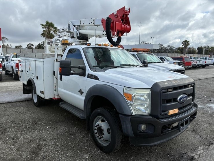 2013-ford-f550-image-2