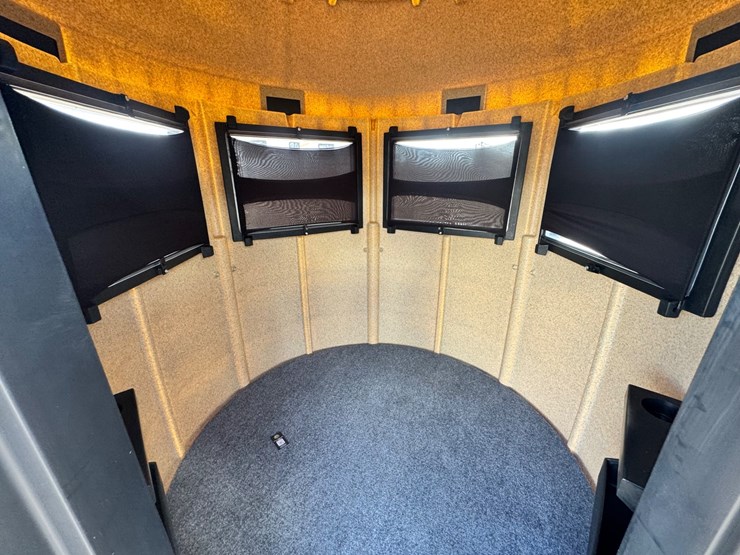 #8177-•-uncle-dan's-hitman-v3-deer-blind-image-4