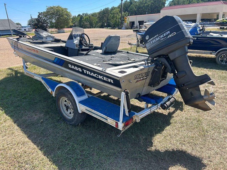 1994-bass-tracker-tx17-aluminum-bass-boat-w/-40-hp-mercury-&-trailer-image-6