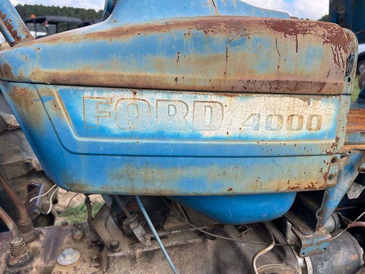 ford-4000-image-31