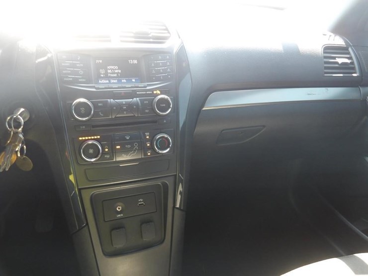 2018-ford-explorer-image-18