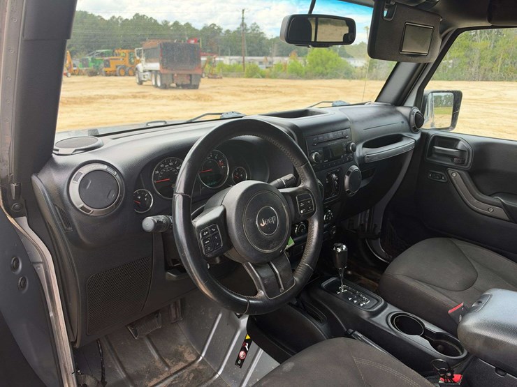 2016-jeep-wrangler-image-11