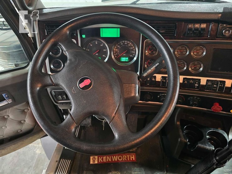 2016-kenworth-t800-image-10