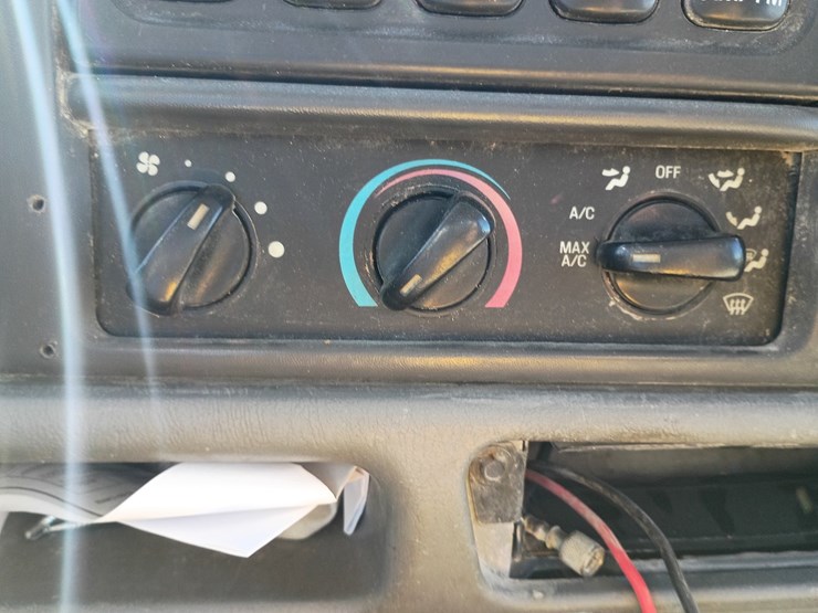 2003-ford-f550-image-42