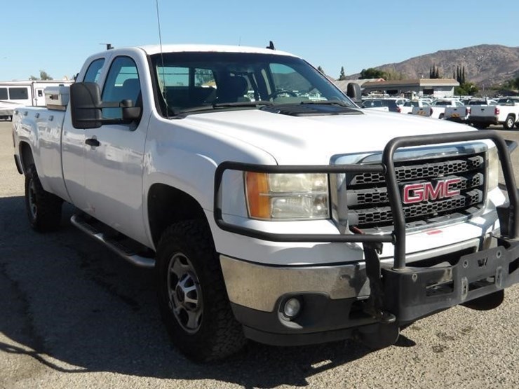 2012-gmc-sierra-2500-image-2