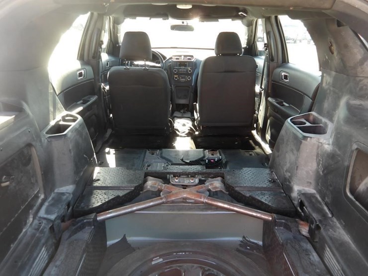 2019-ford-explorer-image-14