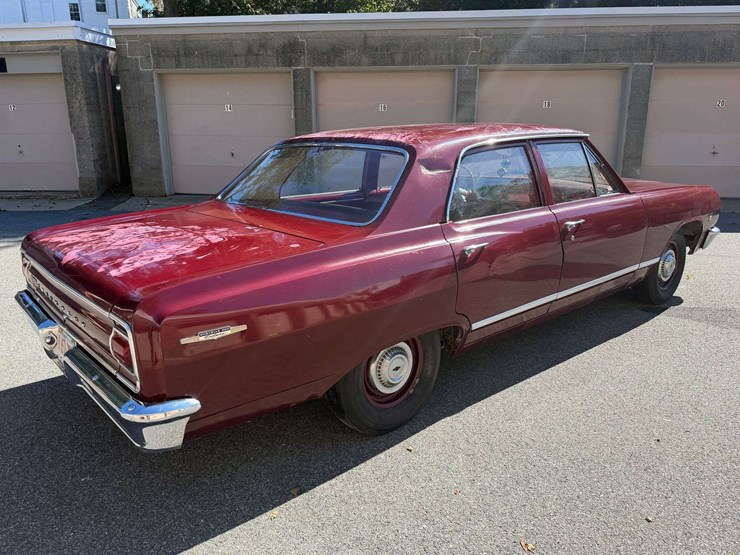 1965-chevrolet-chevelle-300-deluxe-4-door-sedan-(33,434-miles)-image-3
