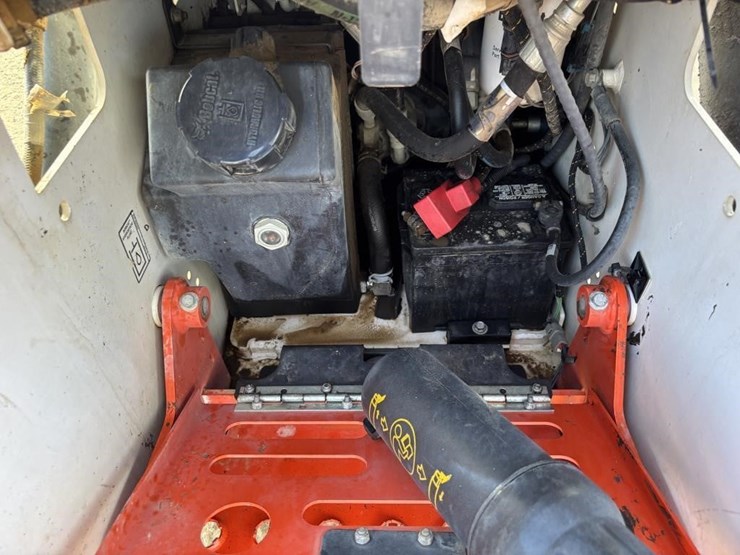 2019-bobcat-mt85-image-24