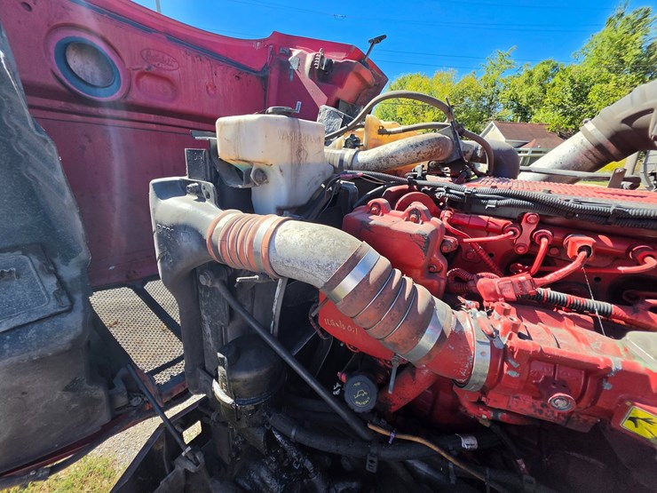 2014-peterbilt-579-image-21