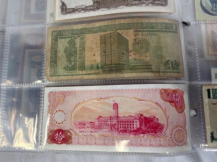 #40310-•-foreign-currency-bank-notes-image-70