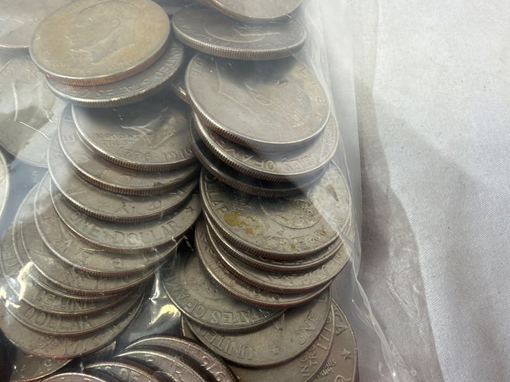 #40148-•-(50)-1970s-bicentennial-dollar-coins-image-20